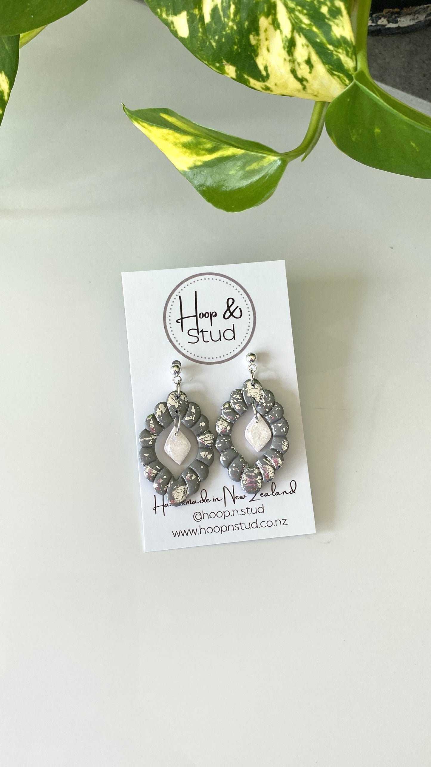 Scalloped oval earrings