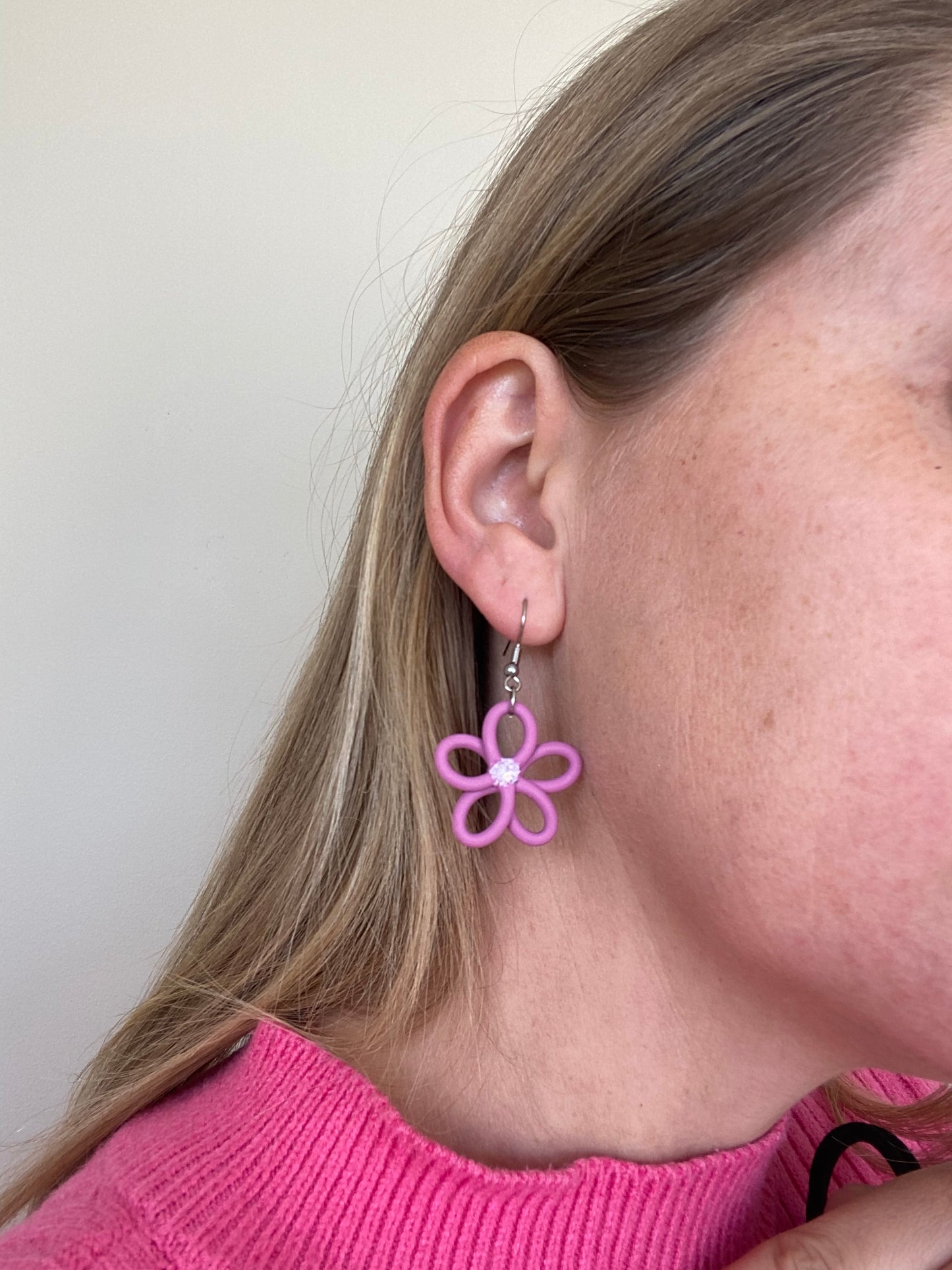 Extruded hanging flowers