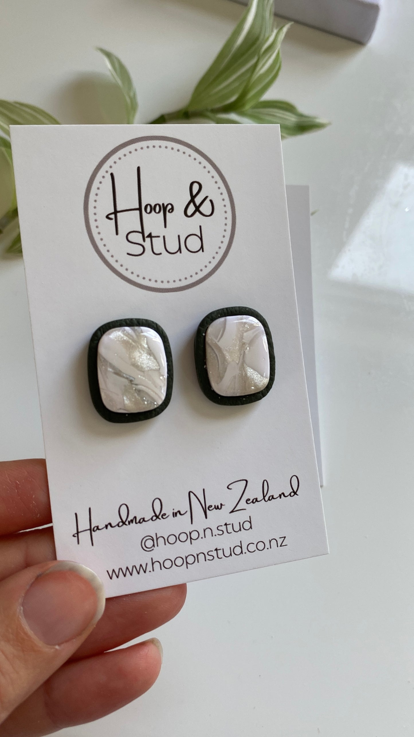 Bezeled statement studs