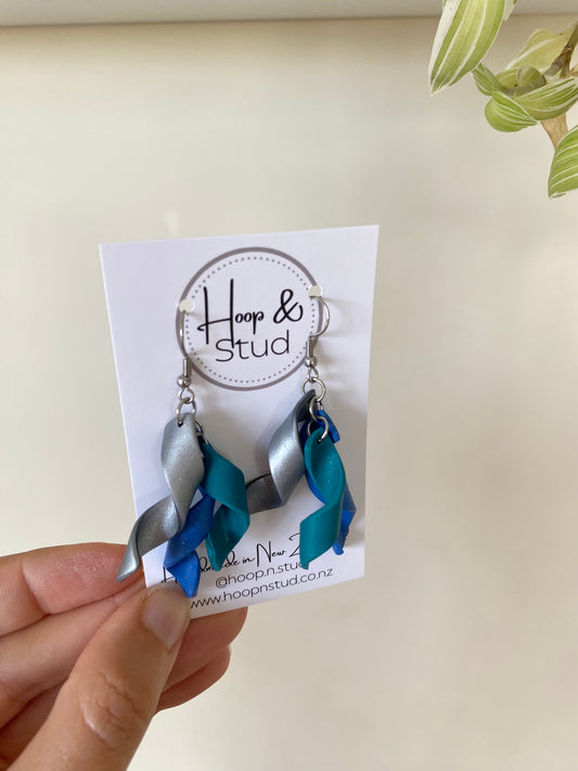 Streamer earrings