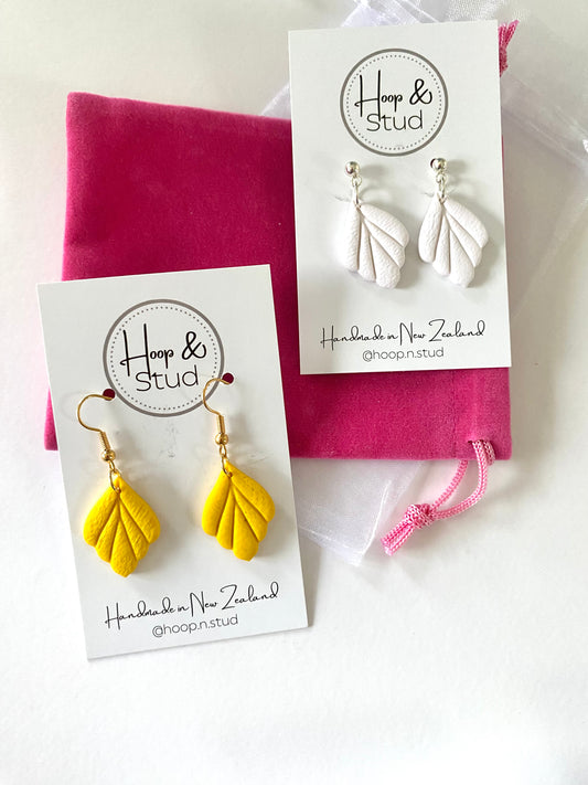 Petite leaf earrings