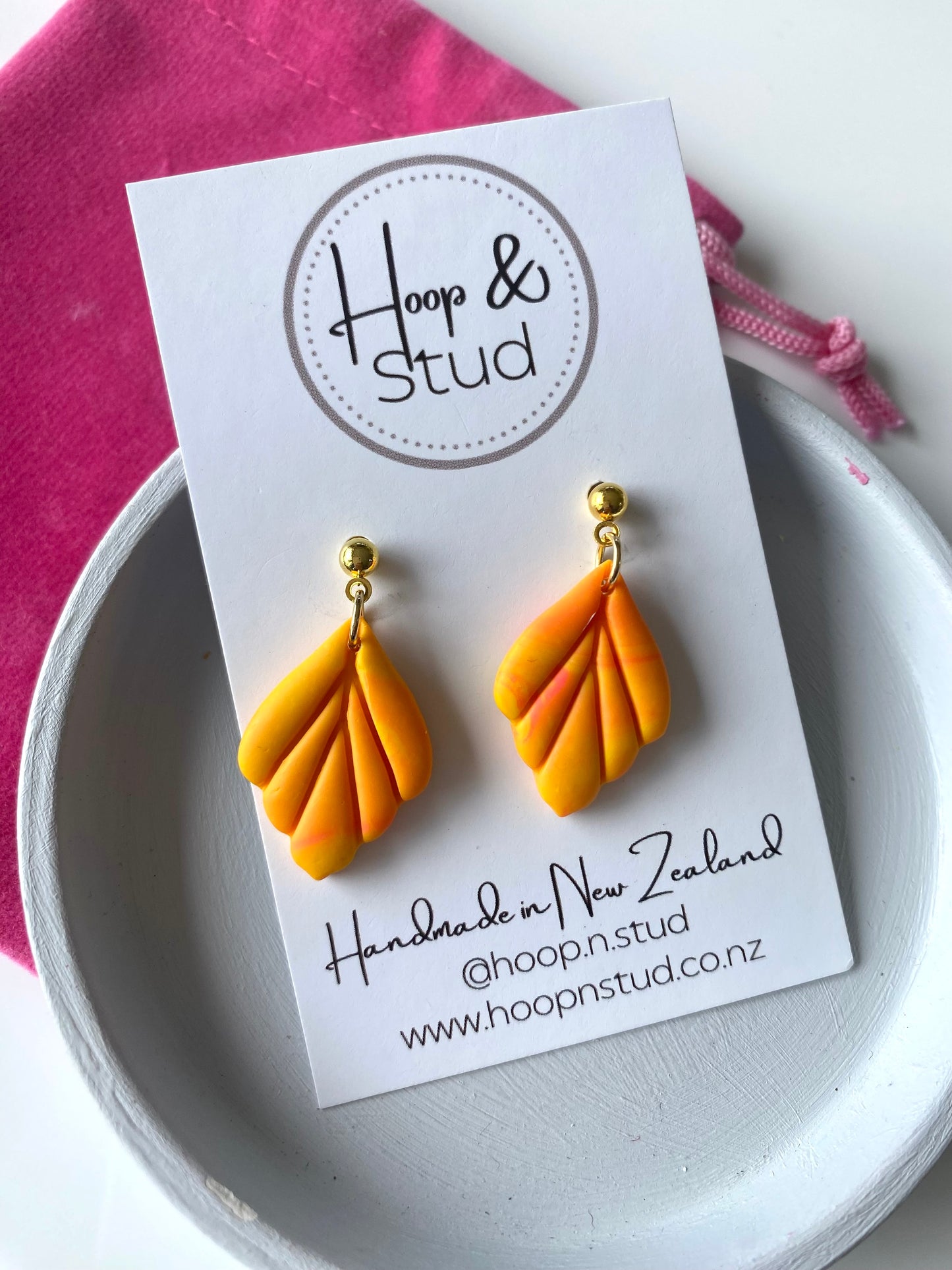 Petite leaf earrings