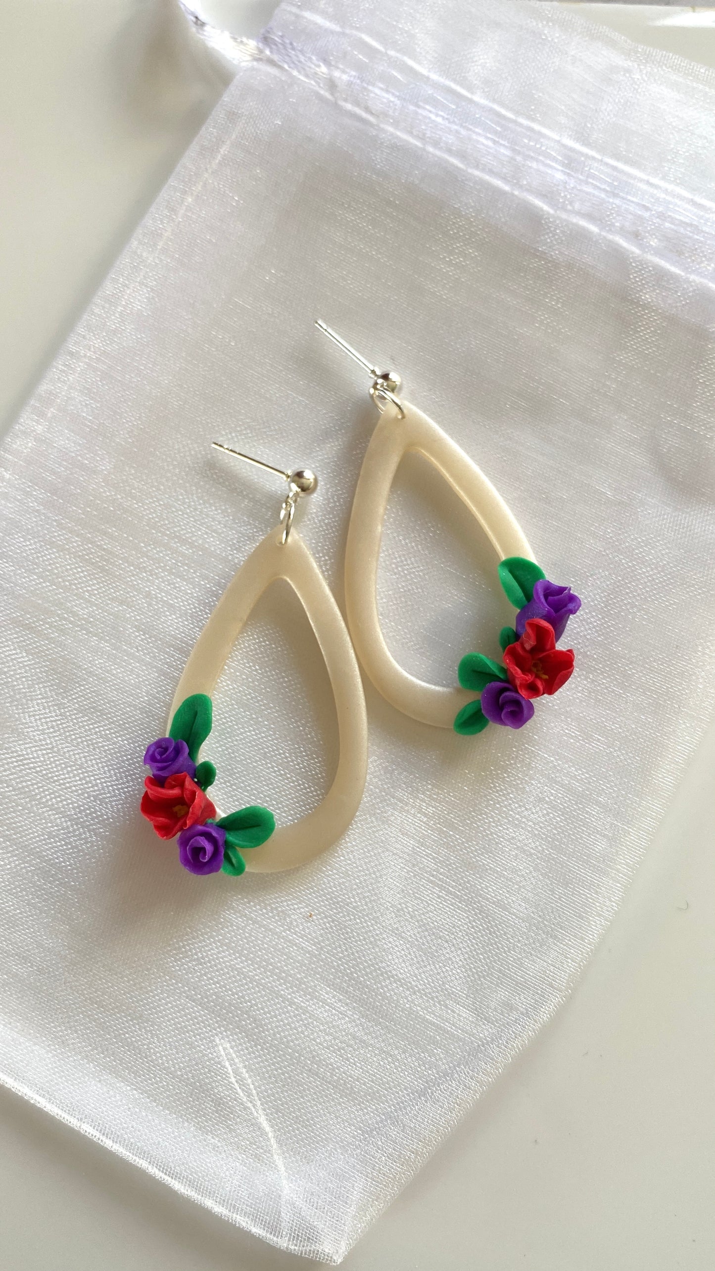 Floral open teardrop
