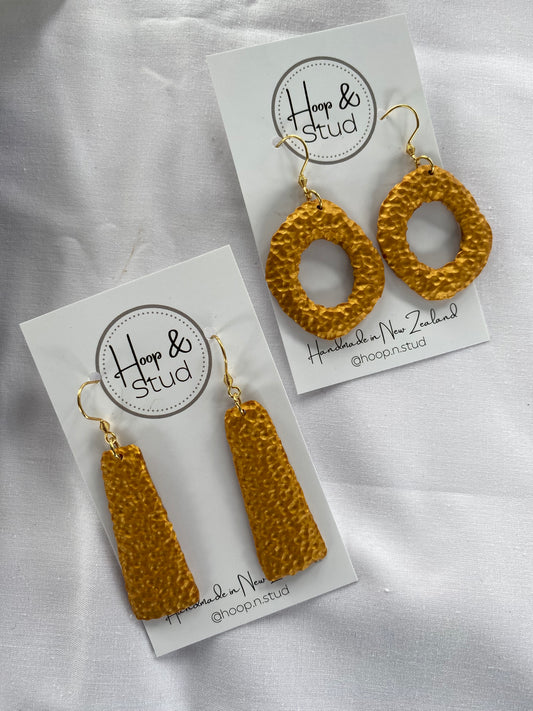 Hammered metal earrings