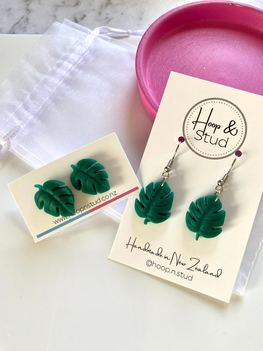 Monsterra leaf earrings