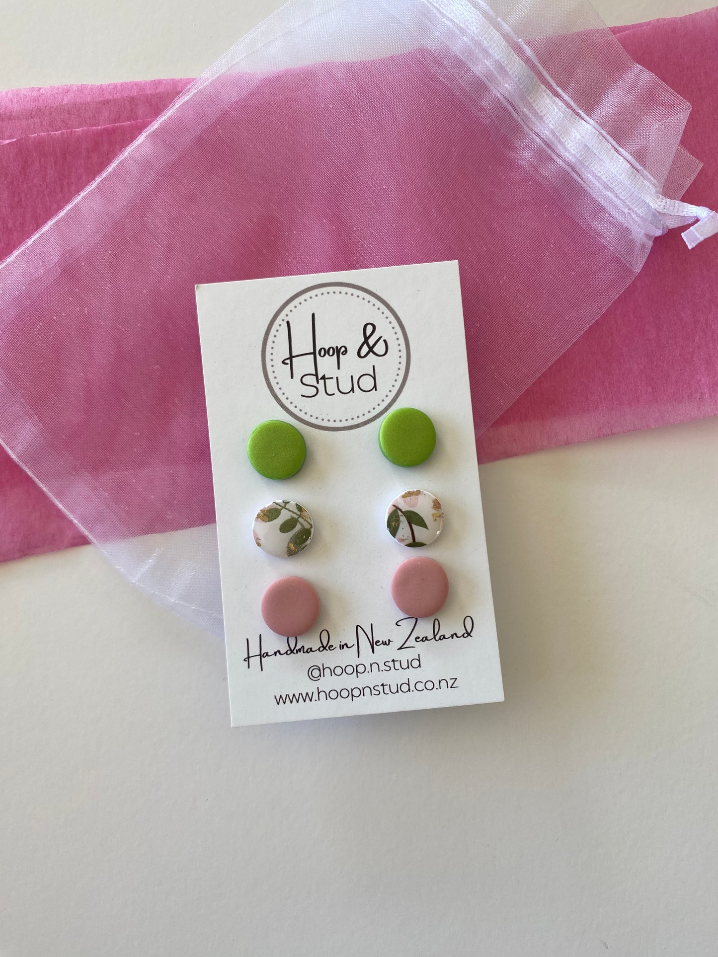 Triple resin stud set