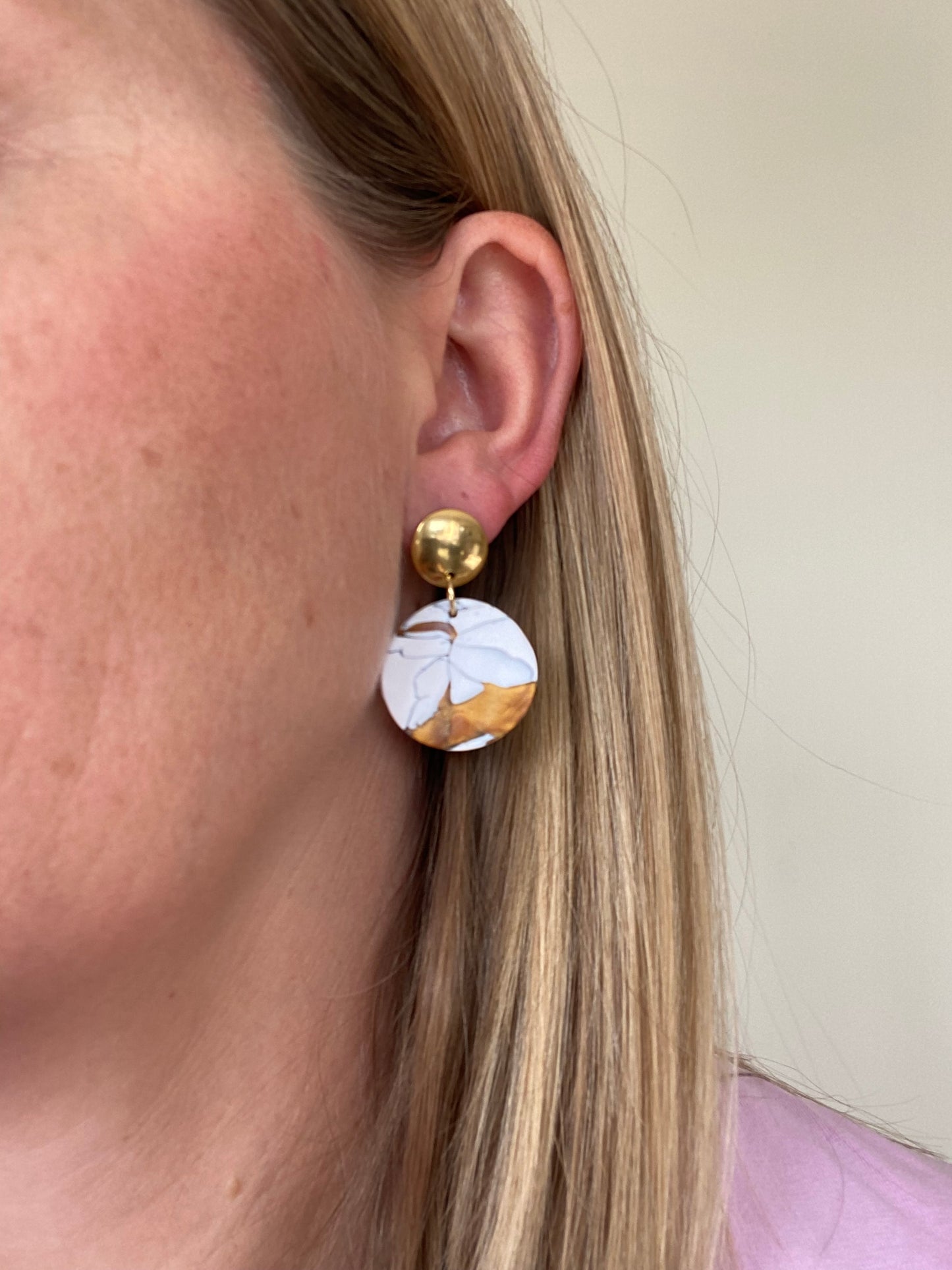Marbled gold with charms