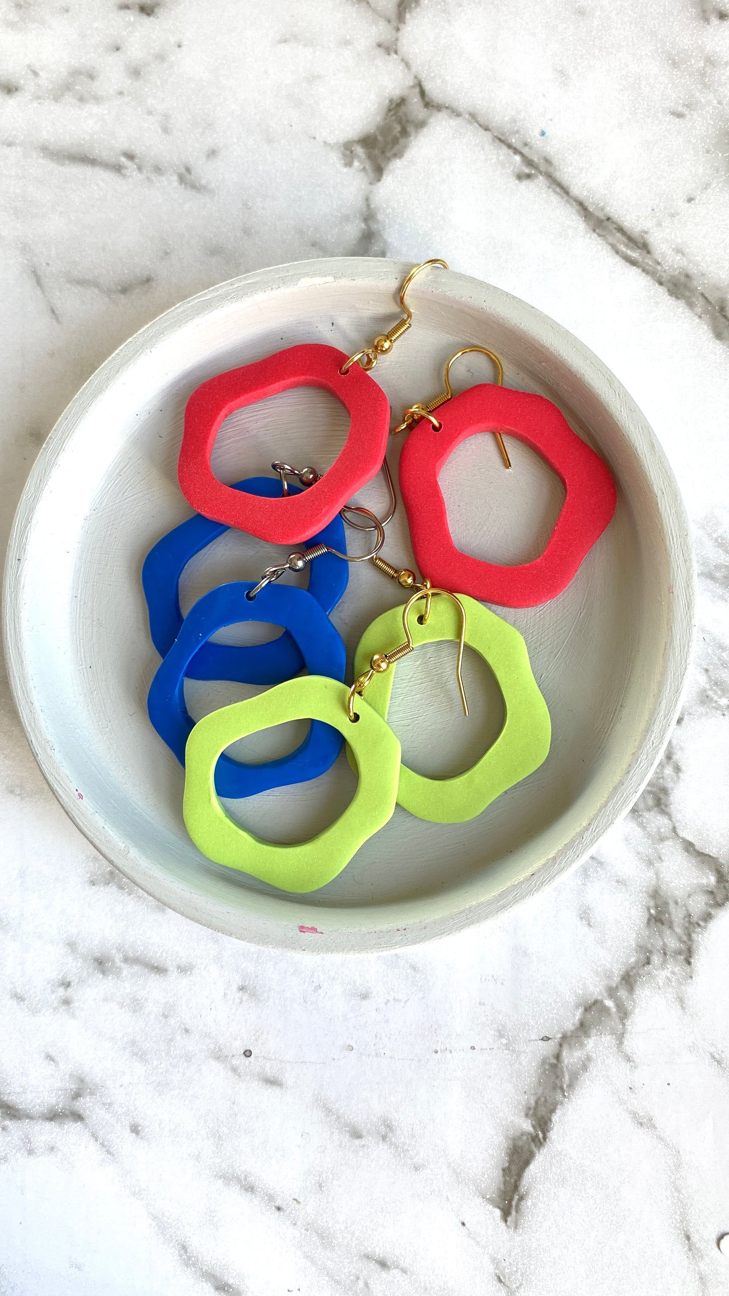 Bright organic cutout earrings