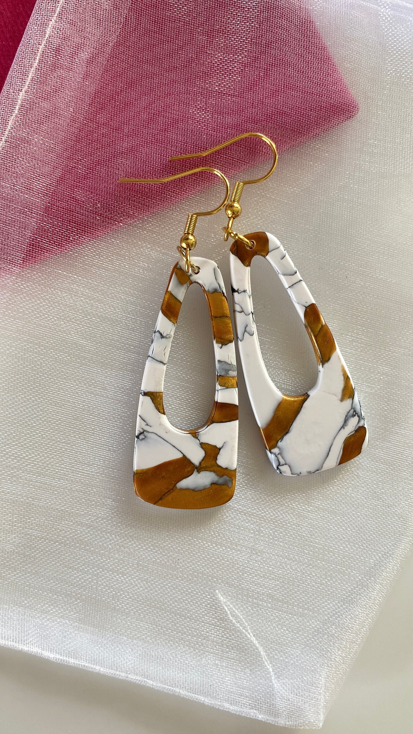 Marbled gold cut out earrings