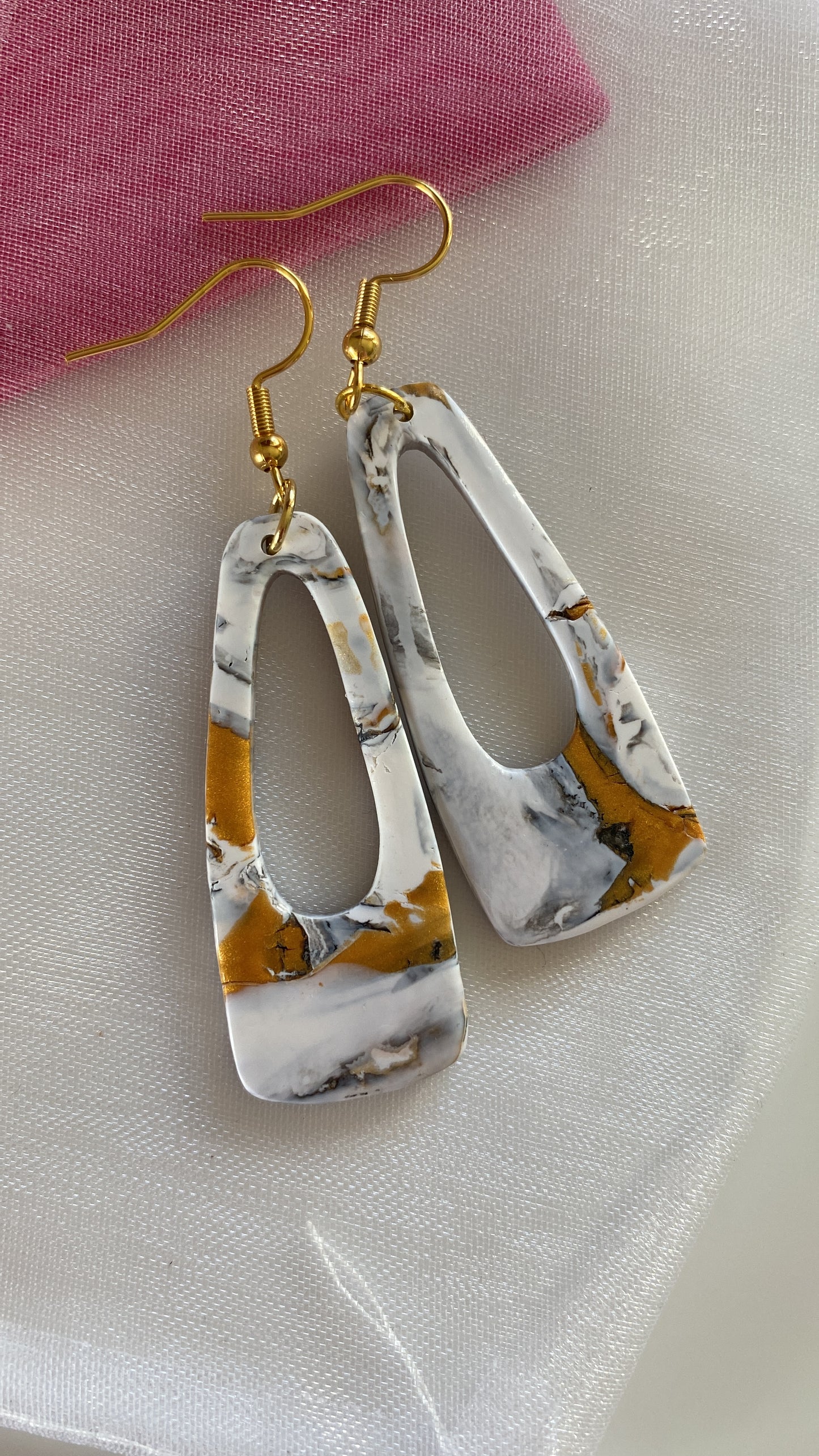 Marbled gold cut out earrings